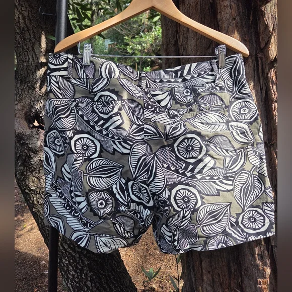 Ann Taylor LOFT‎ Women's Linen Cotton Tropical Shorts-The Riviera Short - Picture 3 of 5